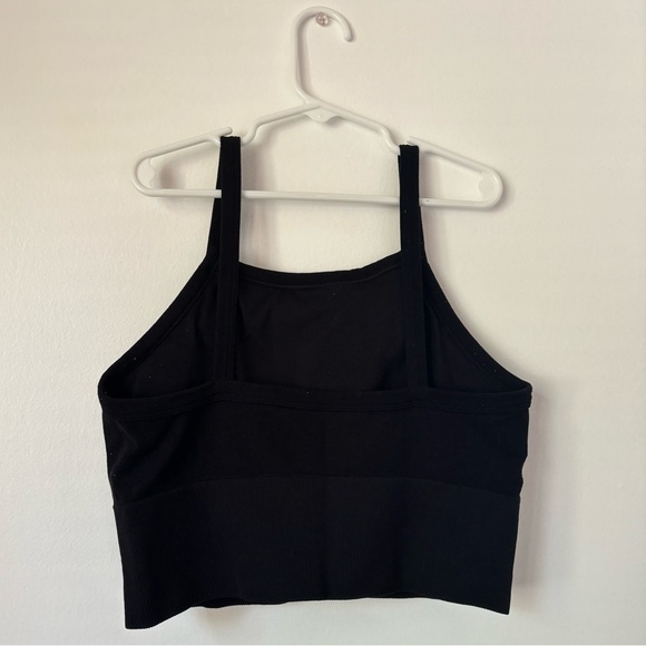 Cropped Tank Top 2 Pack (Pro-Fit Seamless) Worn few times, in great condition! - Picture 2 of 6